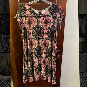 ❄️4/$20! T-shirt shift dress